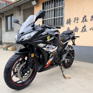 Motocicleta <span class=keywords><strong>Kawasaki</strong></span> Ninja <span class=keywords><strong>250</strong></span> de 250cc, Usada, Refrigerada por Agua, Motor Bicilíndrico en Paralelo, Gran Potencia, de Gasolina, para Carreras - Product Image 4