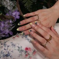 Ongles en acrylique à pression en forme d'amande avec motifs à pois et myrtilles 3D, estampage doré personnalisable et vernis brillant/mat, certifiés CE