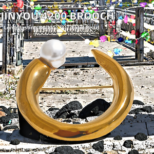 Đơn Giản Thanh Lịch Cổ Điển Của Phụ Nữ C-Hình Thép Không Gỉ Trâm Pin Mô Phỏng Ngọc Trai Không Thấm Nước 18K Vàng Pvt Mạ Cho Đảng - Product Image 6