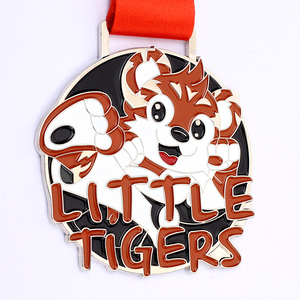 中国工厂可爱雕刻镂空奖牌定制卡通狗标志金属国家狗日奖牌 - Product Image 4