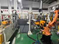Ligne de production entièrement automatique de tiges de repose-tête avec machine de cintrage de tubes CNC, presse à encoches, marquage laser et transfert robotisé