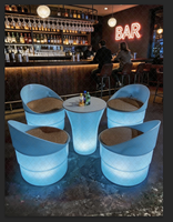 Ensemble de table et chaises de café en plastique moderne pour l'extérieur, robuste, empilable, imperméable, pour hôtel, restaurant, mariage, restauration