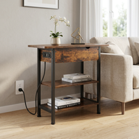 Bureau foncé de forme irrégulière au design moderne et épuré