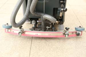 Nuova Lavasciuga Pavimenti Industriale a Conduzione Manuale con Serbatoio Acqua Pulita da 55L e Serbatoio Acqua Sporca da 65L, Macchina per Pulizie Commerciali con Design a Meno Riempimenti - Product Image 5