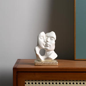 تمثال جديد للوجه البشري على شكل قبلة يوضع على الطاولة مصنوع من السيراميك تمثال ديكور للبشري لتزيين المنزل - Product Image 4