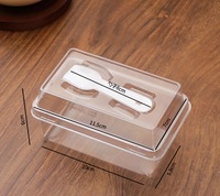 Boîte à gâteau rectangulaire en plastique avec couvercle et cuillère