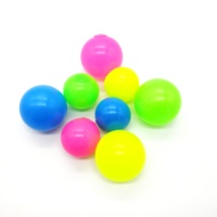 Boules murales adhésives lumineuses en gros, brillent dans le noir, en TPR, jouets en plastique, 6-6,3 cm, multicolores, pour usage intérieur, enfants
