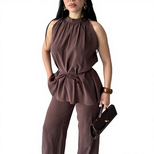 Ensemble pantalon deux pièces personnalisable pour femme, col halter, sans manches, longueur genou, en polyester, fabriqué en Turquie - Product Image 1