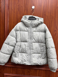 Parka d'hiver en duvet pour femmes avec capuche en fourrure détachable Conception personnalisée Vêtements d'extérieur décontractés longs avec fermeture à glissière d'approvisionnement direct d'usine - Product Image 4