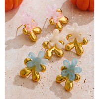 Anting-anting tusuk wanita JINYOU 6799, bentuk bunga ganda yang cantik dan mewah, terbuat dari resin akrilik dan baja tahan karat berlapis emas.