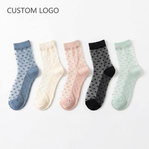 Chaussettes transparentes en soie de <span class=keywords><strong>verre</strong></span> <span class=keywords><strong>à</strong></span> pois et cœurs, personnalisables avec logo, pour femmes, chaussettes <span class=keywords><strong>d</strong></span>'été transparentes, chaussettes en <span class=keywords><strong>cristal</strong></span>, vente en gros - Product Image 1