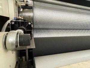 Rollo <span class=keywords><strong>de</strong></span> <span class=keywords><strong>papel</strong></span> <span class=keywords><strong>de</strong></span> toalla <span class=keywords><strong>de</strong></span> alta velocidad, máquina rebobinadora <span class=keywords><strong>de</strong></span> toallas <span class=keywords><strong>de</strong></span> cocina perforada en relieve - Product Image 4