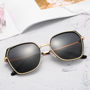 <span class=keywords><strong>Lunettes</strong></span> de soleil carrées <span class=keywords><strong>tendance</strong></span> <span class=keywords><strong>2022</strong></span>, <span class=keywords><strong>lunettes</strong></span> de soleil personnalisées pour femmes, <span class=keywords><strong>lunettes</strong></span> de soleil plates <span class=keywords><strong>tendance</strong></span> pour hommes - Product Image 6