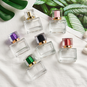 Bán Buôn 30Ml Vuông Nước Hoa Sang Trọng Chai Thủy Tinh Rỗng Hình Chữ Nhật Bơm Lại Phun Chai Với Vít Máy Bơm Và Acrylic Có Nắp Đậy - Product Image 2