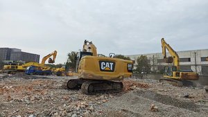 Pelle sur chenilles Caterpillar peinte à l'origine de 20 tonnes Pelle de terrassement à moteur CE 320GC 320 Pelle de terrassement d'occasion de 20 tonnes pas chère - Product Image 4