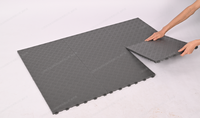 Atelier de réparation automobile Atelier d'entretien Tapis de sol solide Réparation de machine 4S Magasin Caillebotis épissé Revêtement de sol en plastique résistant à l'usure