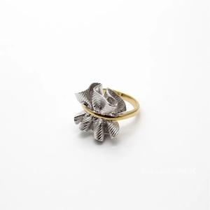 Bague d'index vintage en argent sterling S925, jupe à pétales irrégulière plissée avec placage 18 carats, couleur antique vintage, personnalité - Product Image 5