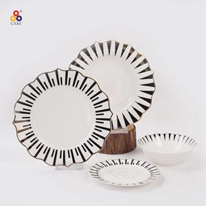 Juego de <span class=keywords><strong>Vajilla</strong></span> de Porcelana Blanca <span class=keywords><strong>Royal</strong></span> <span class=keywords><strong>Albert</strong></span> GXKC de 20/30 Piezas con Forma Floral y Lunares para el Hogar y Fiestas de Boda - Product Image 2
