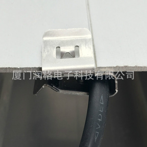Clip de câblage en forme de C en acier inoxydable pour la fixation des câbles de panneaux solaires, 4 mm² - Product Image 2