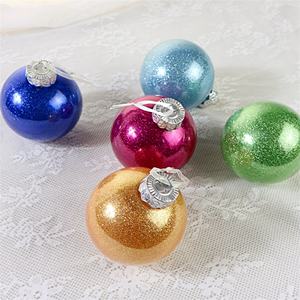 Lot de Boules de Noël Colorées en Plastique Mélangées pour Décoration d'Intérieur – Vente en Gros à Prix Abordable - Product Image 6
