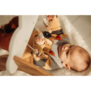 Gymnase d'activités pour bébé en bois Montessori avec jouets suspendus pour le développement sensoriel des nouveau-nés - Product Image 5
