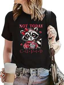 T-Shirt Casual da Donna per San Valentino con Stampa Procione, Manica Corta, Collo Tondo, in Morbido Cotone, Vestibilità Regolare, per Tutte le Stagioni, Uso Quotidiano - Product Image 1