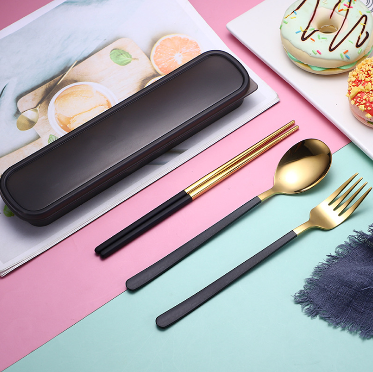 ทองกับสีดำ