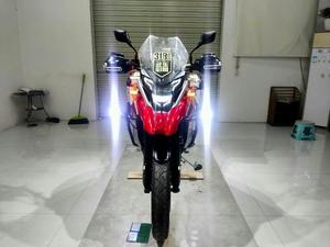 มอเตอร์ไซค์กีวี 400X สปอร์ตไบค์ เครื่องยนต์เบนซิน 400 ซีซี ให้สมรรถนะทรงพลัง เหมาะสำหรับการขับขี่บนถนน - Product Image 3