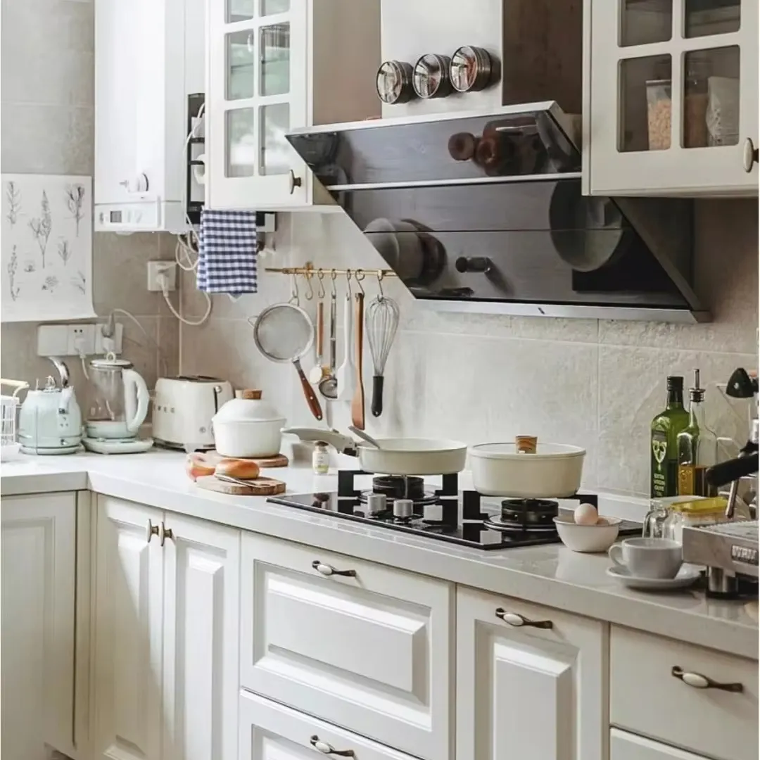 Armadietto da cucina Design di lusso stile moderno rococò Euro cina fabbrica di legno porta tavolo isola mobile da cucina personalizzato