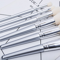 Pinceaux de maquillage Dongmei, vente en gros, argent, logo personnalisé, marque privée, luxe, végan, 11 pièces, manche en bois, pinceau de maquillage pour le visage