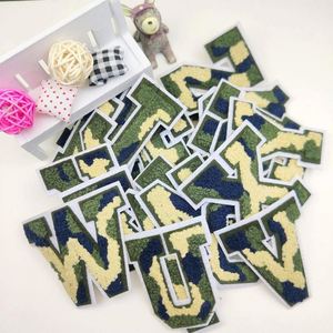 Nouvelle écusson thermocollante 7,2 cm/2,8 pouces Double Slayer en chenille brodée, motifs Cœur, Fleur, Lettre, Blanc, Jaune, Multicolore pour Chapeau - Product Image 6