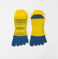 Mode lettre court hommes sport cheville chaussettes coton personnalisé cinq orteils athlétique Tube chaussettes en gros