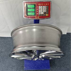 Jantes en alliage durables et légères - Améliorez l'apparence et les performances de votre voiture - Product Image 5