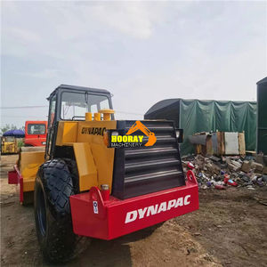 Rouleau vibratoire à double tambour Dynapac CA301D d'occasion avec moteur DEUTZ de 44,7 KW, pompe incluse, modèle 2018, bon état, en stock - Product Image 6