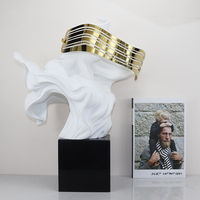 Sculpture de déesse de la victoire abstraite en résine, base en marbre blanc doré, décoration moderne de luxe pour la maison, statue d'art de table, salon