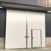 Porte industrielle à ouverture latérale en acier galvanisé épais sur mesure, isolation thermique PU, coupe-vent