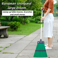 Balai de jardin télescopique moderne à poils doux avec manche en aluminium et tête en PP, idéal pour l'extérieur