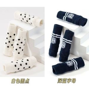 Chaussettes pour animaux de compagnie, à pois blancs, antidérapantes, chaudes, pour chiens, toutes saisons - Product Image 4