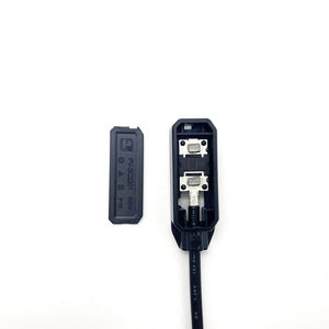 Scatola di giunzione per <span class=keywords><strong>pannelli</strong></span> <span class=keywords><strong>solari</strong></span> per cavo di <span class=keywords><strong>collegamento</strong></span> fotovoltaico MC4 a tre parti da 25A, 1500V, IP68, impermeabile per esterni - Product Image 4