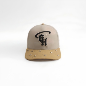 Gorra unisex de 6 paneles con logo bordado en 3D/PUFF y diamantes de imitación y estrellas en el borde con tamaño ajustable. - Product Image 1