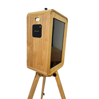 Draagbare dubbele scherm houten fotohokje machine touchscreen selfie fotohokje voor feest bruiloft tentoonstelling verhuur bedrijf