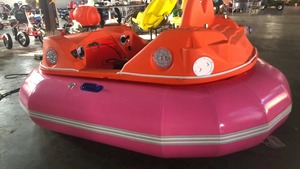 Conception de voiture de sport QIQU avec musique et pistolets à eau et lumière LED 24V 600W moteur sans balais pour adultes et enfants bateaux pare-chocs électriques à eau - Product Image 3