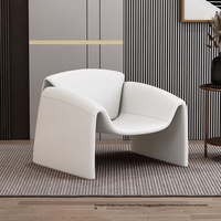 Fauteuil individuel mobile en métal rouge, style italien, luxe léger, design de créateur, tendance et créatif, pour salon et loisirs