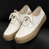 Fabricant, vente en gros de chaussures de skate décontractées pour hommes de haute qualité, en daim, blanches, acceptant les logos personnalisés