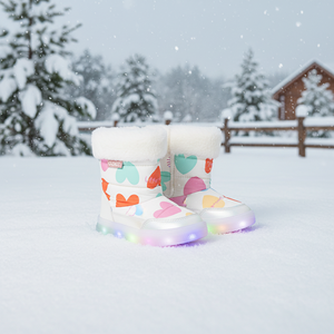Bottes pour enfants OZKIZ style coréen, motif cœur, pour filles de 2 à 6 ans, mode hiver, vente en gros, tige synthétique avec fonction lumineuse - Product Image 3