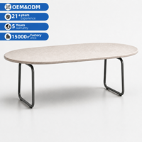 Table de repas extérieure moderne avec plateau en pierre frittée et structure en métal thermolaqué pour hôtel, cour et salle de sport, 4 chaises incluses