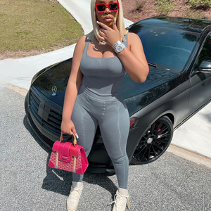 Set di abbigliamento sportivo estivo con Logo personalizzato all'ingrosso Set di abbigliamento da <span class=keywords><strong>donna</strong></span> <span class=keywords><strong>pantaloni</strong></span> da <span class=keywords><strong>donna</strong></span> Set di abbigliamento da Yoga con <span class=keywords><strong>costine</strong></span> <span class=keywords><strong>a</strong></span> maglia Casual - Product Image 4