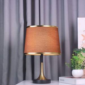 Lámpara de Noche LED Táctil de Diseño Moderno, Ideal para un Ambiente de Dormitorio Sofisticado y Lujoso - Product Image 3