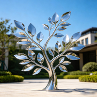 Grande sculpture d'arbre abstraite en acier inoxydable, statue d'arbre en métal miroir pour la décoration extérieure des places, des jardins et des paysages