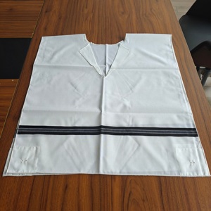Katan 100% laine avec rayure noire, col en V et 2 trous dans un design uni, taille 24 # - Product Image 1
